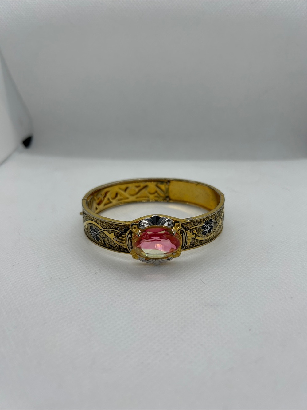 Vintage Gold-Tone Floral Bangle with Watermelon Glass Stone